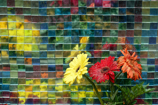Bouquet of flowers in a cemetery. Bouquet de fleur dans un cimeti&egrave;re. Cimeti&egrave;re monumental, Milan - Italie