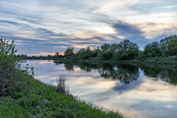 Sonnenuntergang am Fluss