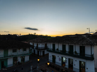 atardecer en el pueblo