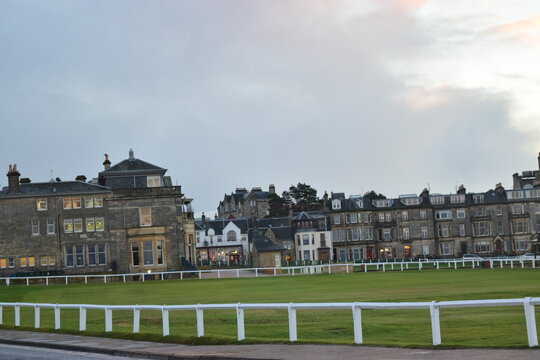 Pr&eacute;dios e parques de Edimburgo