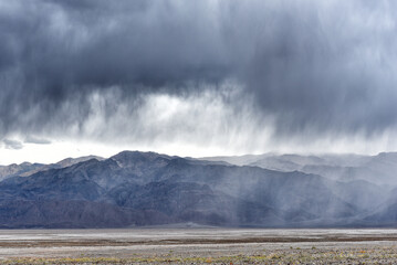 Rain, Death Valley National Park. - obrazy, fototapety, plakaty