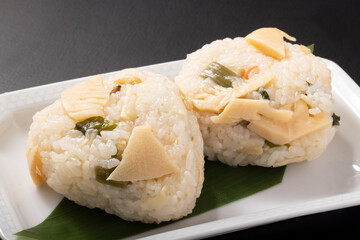 たけのこご飯のおにぎり