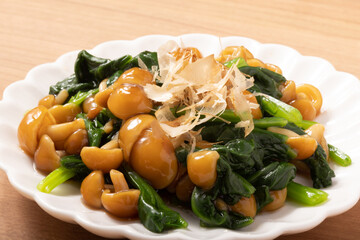 なめことほうれん草のおひたし