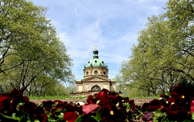Hauptfriedhof in Freiburg im Frühling - 786964087