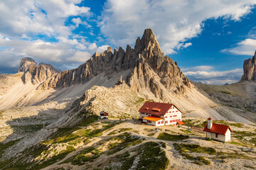 Mountain shelter in Dolomite Mountains near Tre Cime di Lavaredo - obrazy, fototapety, plakaty