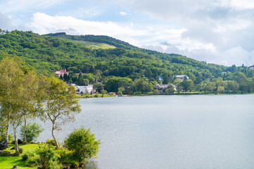 日本の観光地の写真。長野県の白樺湖の写真。