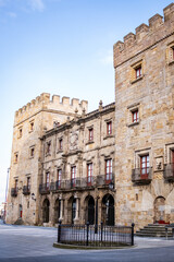 Obraz premium Discovering Gijón's urban charm reveals its rich artistic and historical legacy.