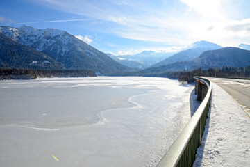 Sylvensteinspeicher, Brücke, im Winter