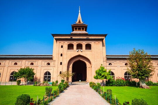 Jamia Masjid mosque in Srinagar, India