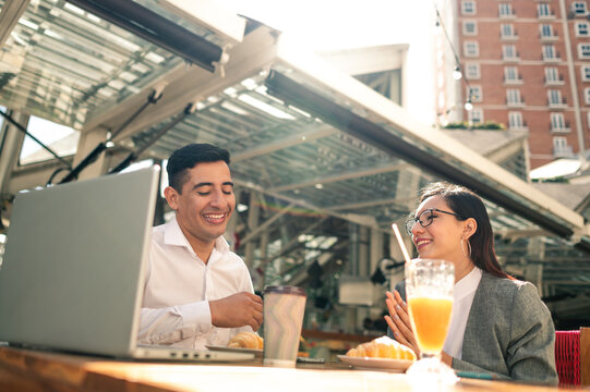 Friends, talk during the time of refaction and share daily experiences of work.