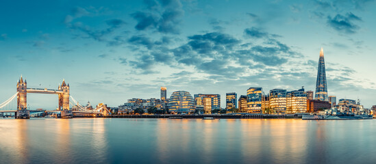 the skyline of london after sunset - 787432672