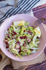 Iceberg salad with tuna and red beans