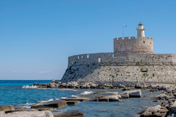 Fototapeta na wymiar Festung Agios Nikolaos mit Leuchtturm, Rhodos