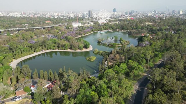 Lago de chapultepec, un d&iacute;a nublado en CDMX