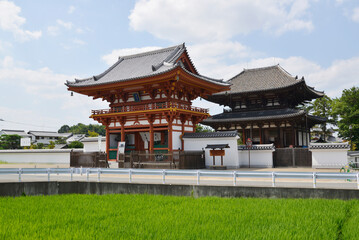 喜光寺　南大門と本堂　奈良市菅原町