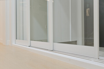 Sliding doors and folding doors are simple and convenient