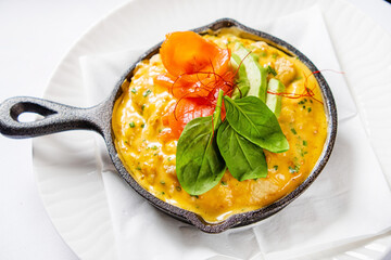 omelet with salmon and spinach