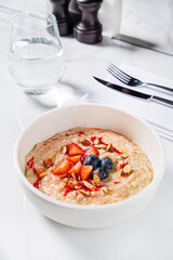 Oatmeal and fresh fruits and nuts - 787802401