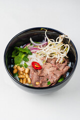 Traditional japanese ramen noodles soup with meat - 787803431