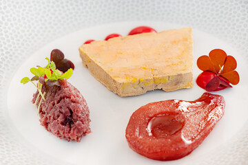 Foie gras with pear and sauce - 787804666