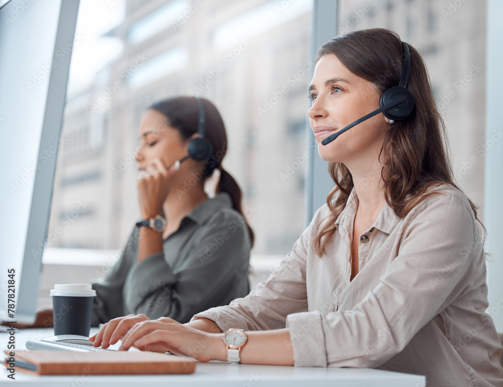 Aufkleber coworking, call center and telemarketing of consultant woman with web help conversation at computer.