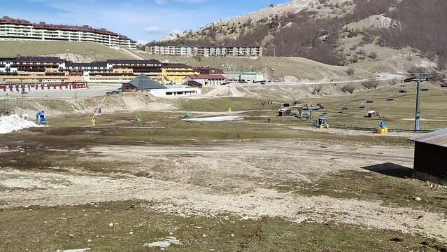 Campitello Matese - Panoramica degli impianti da sci a valle
