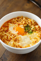 半熟卵とチーズのラーメン