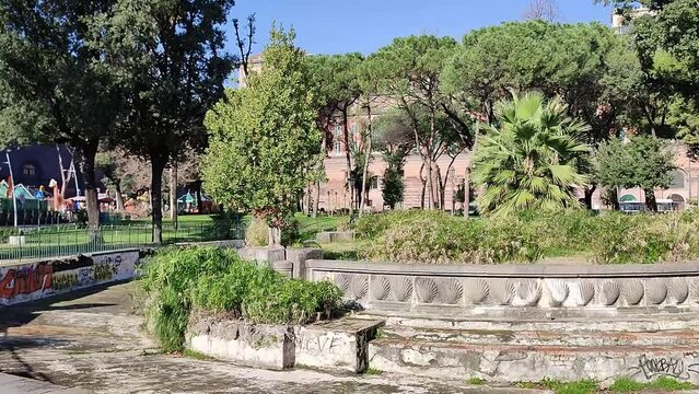 Napoli - Fontana dei Papiri nei Giardini del Molosiglio