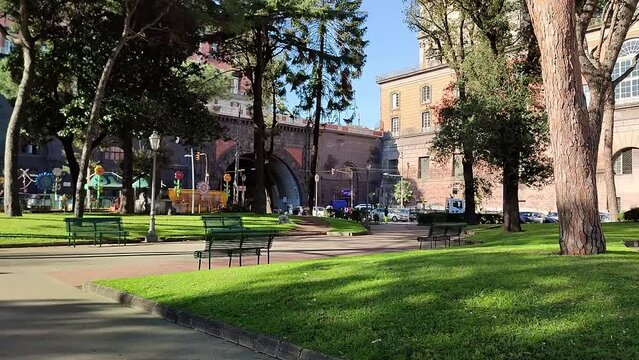 Napoli - Scorcio di Palazzo Reale dai Giardini del Molosiglio