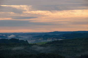 古城からの景色、朝靄、朝焼け