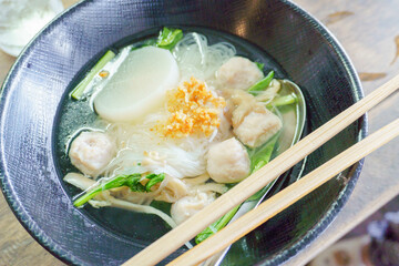 White noodles with dry pork