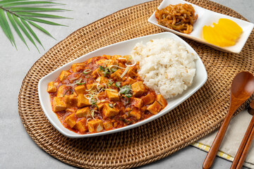 Korean food, shrimp, meat, dumplings, kimchi, xiaolongbao, mapa tofu rice, ribs, octopus, hot pot, side dishes, pickled radish © 형택 이