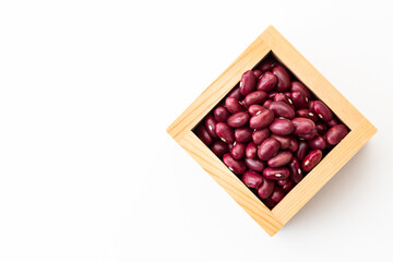 白背景に金時豆