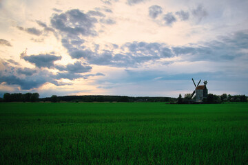 Windmühle - Sonnenuntergang - Abend - Feld - Sunset - Colorful - Field - Clouds - Sky - Sunrise -...