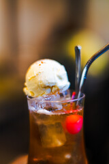 フロート　カフェ