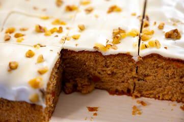 Vegan carrot cake with walnotes in pieces - 788397228