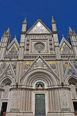 Orvieto, il Duomo di Orvieto fra la strade, vicoli e case della città antica, Terni - Umbria	