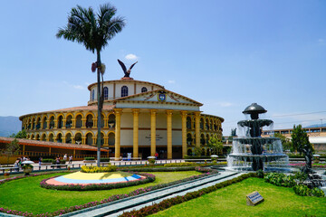 Cundinamarca, Colombia 13 de abril de 2024. Parque Jaime Duque cerca de Bogotá con una copia del Taj Mahal, las antiguas siete maravillas y lagos