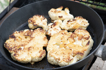 Grilled or roasted cauliflower in a pan as a healthy alternative to meat - 788531452