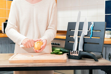 Magnetic knife holder for the kitchen, knife storage, Magnet in the kitchen