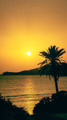 Sunset sur la mer en Grèce