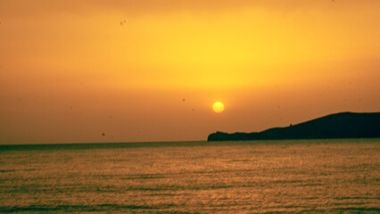 Sunset sur la mer en Grèce