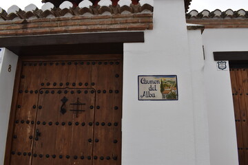 Puerta de una casa de Granada