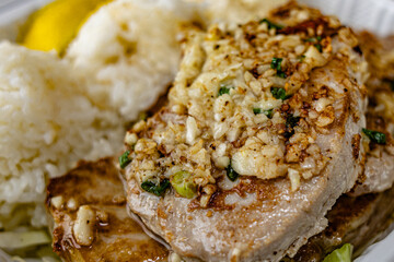 Seared Ahi Tuna with Garlic: A Delicious Hawaiian Treat