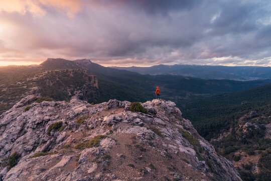 Adventurer overlooking the breathtaking Rio Mundo landscape