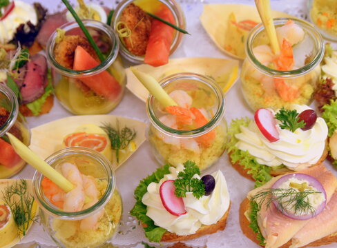 Leckeres Fingerfood in kleinen Gl&auml;schen