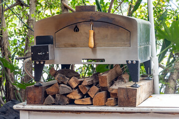 Gas oven for baking pizza in the garden