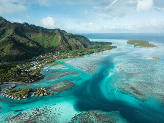 Aerial view of French Polynesia Moorea tropical island on a sunny day - obrazy, fototapety, plakaty