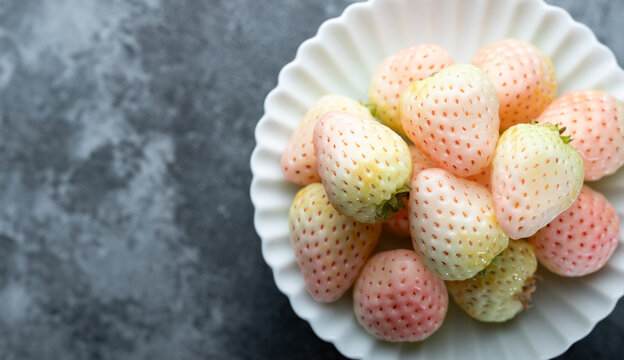 Pineberry, fresh white strawberries, 