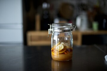 手作りのレモンシロップ